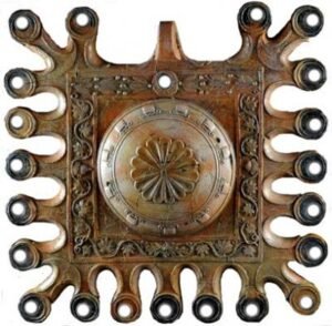 Multiple-Nozzle Lamp